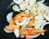 自家製焼き肉のタレ玉ねぎと豚ロース炒め物作り方2写真