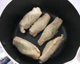 冷凍鶏皮餃子を少量油で揚げちゃいました作り方2写真