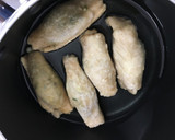冷凍鶏皮餃子を少量油で揚げちゃいました作り方3写真