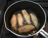 冷凍鶏皮餃子を少量油で揚げちゃいました作り方5写真