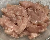 鶏むねとたけのこ、パプリカの酒粕炒め作り方2写真