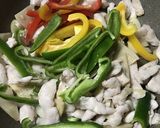 鶏むねとたけのこ、パプリカの酒粕炒め作り方5写真