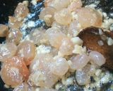 芝えびのマヨプラー炒めとそら豆苗のサラダ作り方2写真