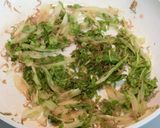 箸休めに♪セロリの葉としらす干しの炒め物作り方5写真