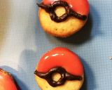 ポケモン好きのケーキに☆モンスターボール作り方6写真