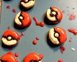 ポケモン好きのケーキに☆モンスターボール作り方9写真