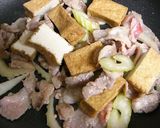 厚揚げ、豚肉、セロリの甜面醤炒め☆作り方3写真