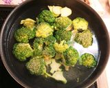 ブロッコリーとナッツのタルタルサラダ♡作り方1写真