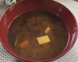 シンプルにお豆腐少し味噌きかせて味噌汁作り方8写真