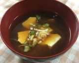 シンプルにお豆腐少し味噌きかせて味噌汁作り方9写真