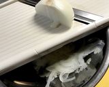 玉ねぎヨーグルト（容器はそのまま）作り方1写真