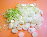 簡単！風邪に☆葱たっぷり舞茸生姜お味噌汁作り方1写真