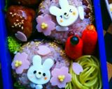 キャラ弁 お赤飯おにぎりの桜弁当♡作り方3写真