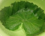 ふきの葉の灰汁抜き〜蕗の酒粕塩麹和え作り方1写真