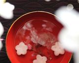 桜の花の塩漬けと蕪(大根)のお吸い物作り方7写真