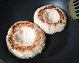 BIG鶏つくねのクレーターに黄身落とし作り方4写真