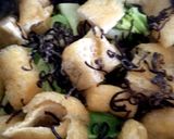 キャベツ と人参 と油揚げ 塩昆布で煮物作り方3写真