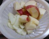 鶏もも肉とりんごの煮込み作り方1写真
