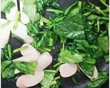 簡単！ほうれん草と魚肉ソーセージ焼きそば作り方4写真