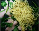 簡単！ほうれん草と魚肉ソーセージ焼きそば作り方5写真