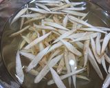 ごぼうと糸こんのきんぴら作り方1写真