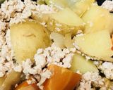 鶏ひき肉でつくる●鶏そぼろの肉じゃが作り方3写真