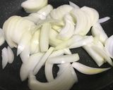 超簡単美味♡牛肉と玉ねぎのケチャップ炒め作り方1写真