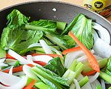 小さめムール貝と野菜のカレー風味炒め♪作り方3写真