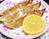 カットレモンを餃子にかける作り方7写真