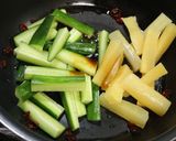 きゅうりとたくあんのピリ辛炒め。作り方3写真