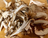 きのこと鶏そぼろ炒め作り方1写真