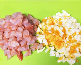 子供が大好き☆茹で卵とエビの春巻き作り方1写真