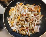 イカとしめじの野菜ジュース煮作り方4写真