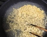 チーズが絡む汁なし辛ラーメン作り方2写真
