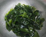 簡単☆わかめとたまごの中華風スープ作り方1写真