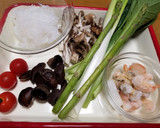 きくらげとしらたきの満腹海鮮スープ作り方1写真