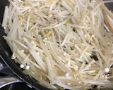 タラコペーストで簡単☆もやしとえのき炒め作り方1写真