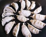 簡単！餃子の焼き方(羽根つき)作り方2写真