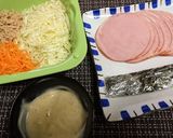 【ハム巻野菜サラダのハニーマヨソース】作り方1写真