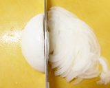 新玉ねぎとカニカマ☆おかかめんつゆサラダ作り方1写真