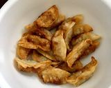 市販餃子アレンジ チーズソースかけ作り方2写真