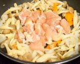 余った生クリームでチキンのクリーム煮♪作り方2写真