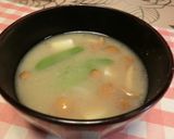 スナップエンドウとなめこの味噌汁作り方4写真