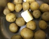簡単♡バターでコクうま♡新じゃがの甘辛煮作り方2写真