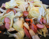 林檎の甘味とたれがよく合う五目野菜炒め作り方5写真