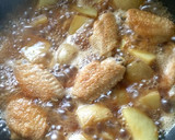 簡単♪新じゃがと手羽先の照り煮♪作り方3写真
