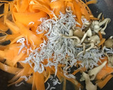にんじんとしらすのさっぱり副菜。作り方1写真