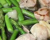 鶏肉とアスパラのシンプル炒め☆デコマヨ添作り方3写真