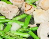 鶏肉とアスパラのシンプル炒め☆デコマヨ添作り方4写真