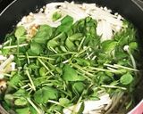 豆苗とエノキの味噌汁(><)作り方1写真